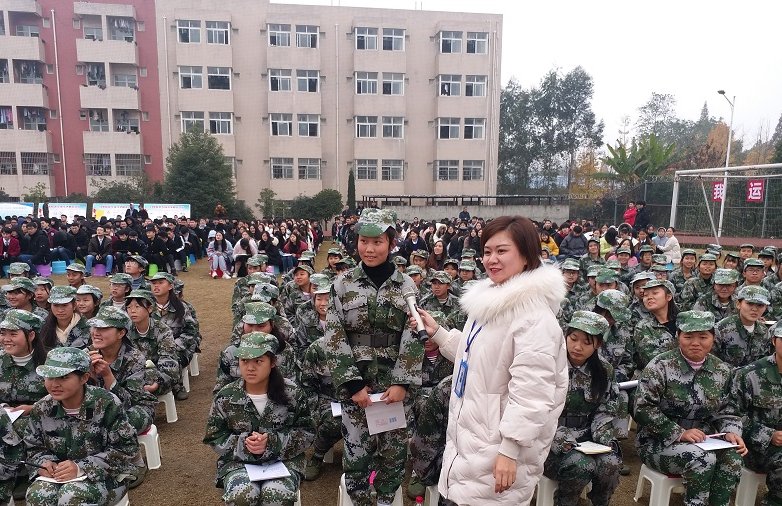 成都机电工程学校安全教育大会记者采访 成都机电工程学校安全教育大会记者采访