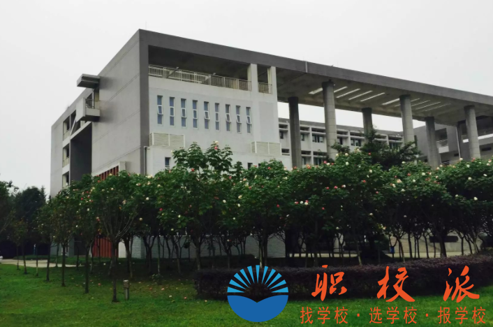 四川矿产机电技师学院校园一角 四川矿产机电技师学院校园一角