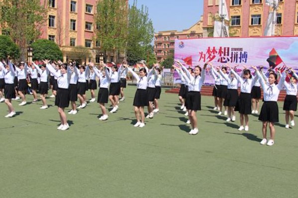 成都希望卫校学生风采 成都希望卫校学生风采