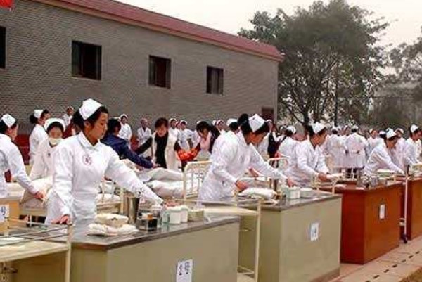 四川大学附设华西卫生学校校学生风采 四川大学附设华西卫生学校校学生风采