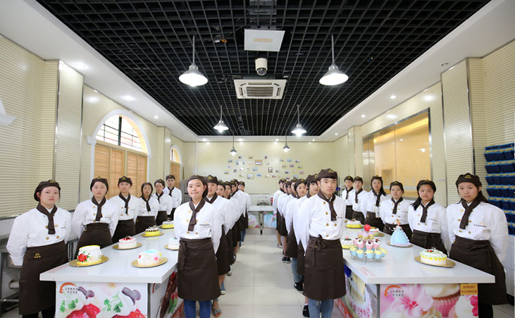 四川中专职业技术学校报读烹饪专业怎么样_成都职业中专招生简章有哪些