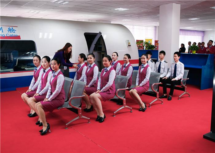 2019年成都市航空旅游职业学校招生指南「全」_中学生报考中专常见问题分享