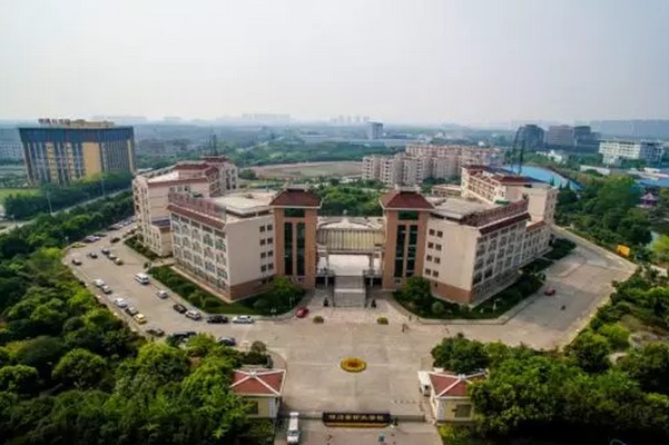 四川省针灸学校校园一角 四川省针灸学校校园一角