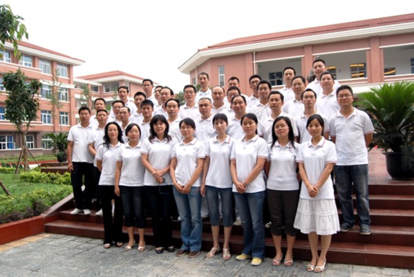 崇庆中学老师合影 崇庆中学老师合影