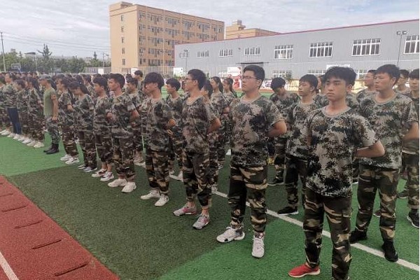 四川中专学校军训进行时 四川科华高级技工学校军训集锦来啦
