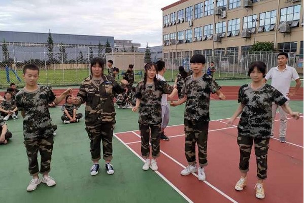 四川科华高级技工学校学生风采 四川科华高级技工学校学生风采