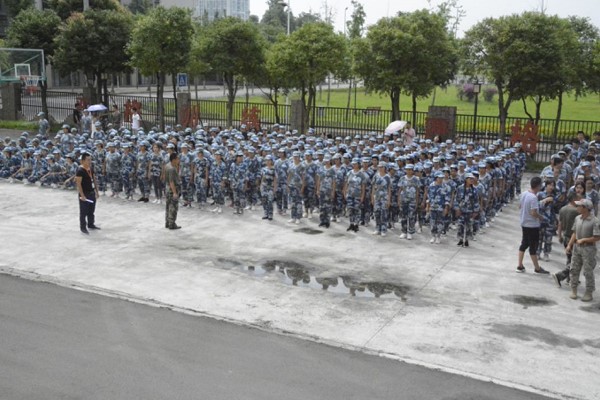中国五冶大学2019级新生“零”距离学习消防安全知识