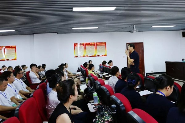 航科院专家莅临天府新区航空旅游职业学院 航科院专家莅临天府新区航空旅游职业学院