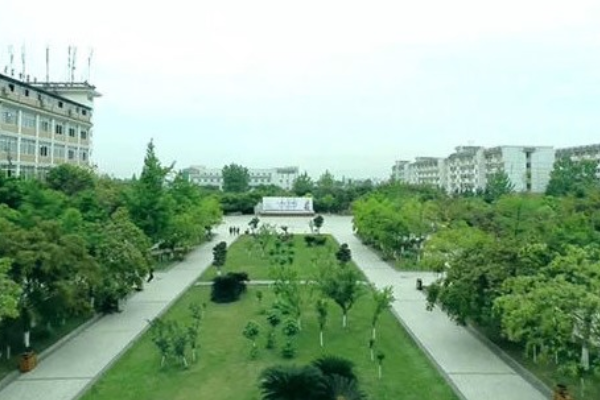 ,3年制中专学校