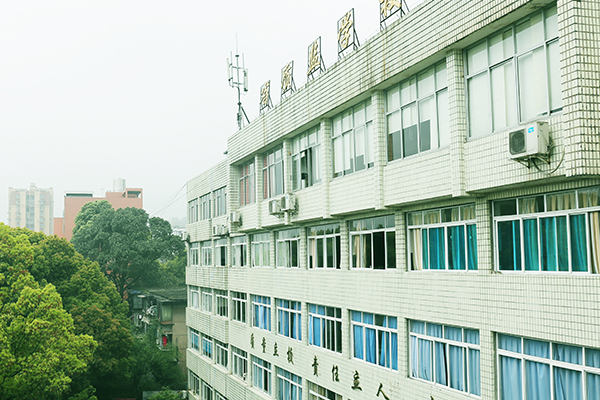 中专学校 中专学校