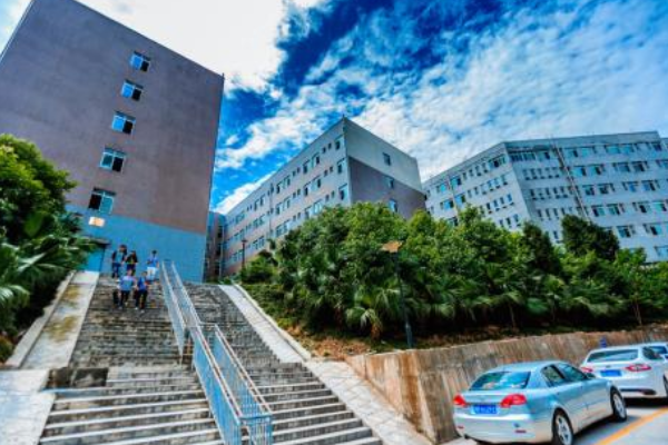 成都高中学校