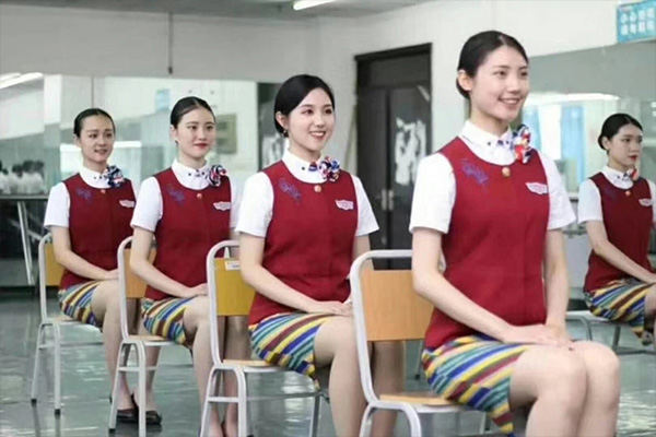 2020年报考航空服务专业有什么要求