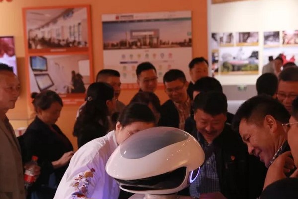 四川工业职业技术学院参观庆祝新中国成立70周年大型成就展 四川工业职业技术学院参观庆祝新中国成立70周年大型成就展