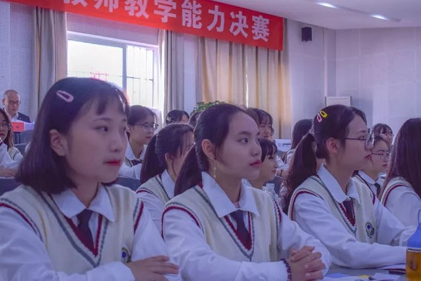 成都中职院校新闻：成都五月花高级技工学校教师教学能力大赛获奖