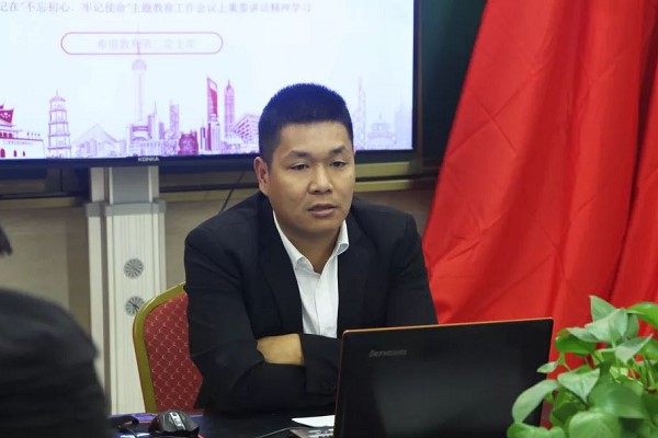 成都希望职业学校校长 成都希望职业学校校长