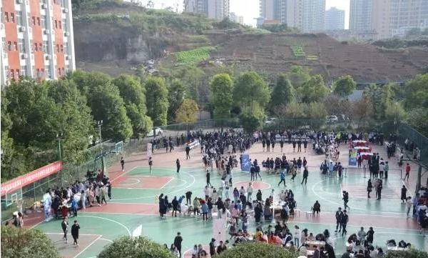 成都中专学校希望职业技术学校圆满举办师生技能大赛
