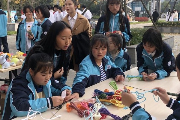 四川中专学校志翔职业技术学校举行社团活动日