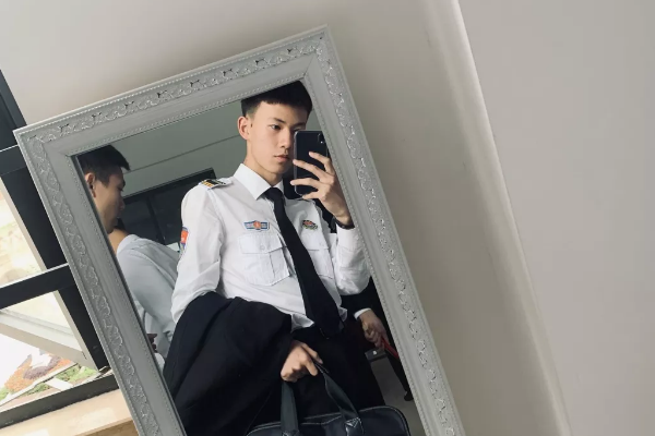 成都东星航空旅游专修学院校草：优秀的男孩了解一下