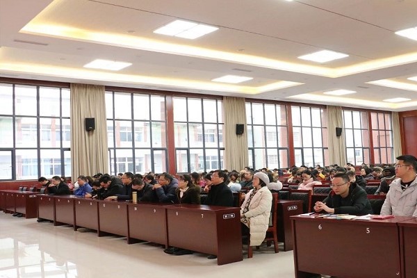 成都中专学校四川师范大学幼师学院举行表彰大会