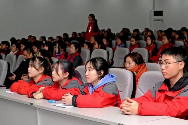 成都中专学校四川现代艺术学校举行国家奖学金颁发典礼