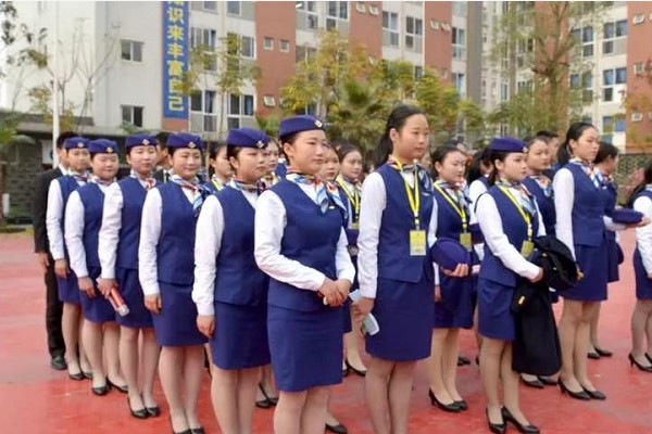 四川城市技师学院召开四川中职学校示范专业启动会