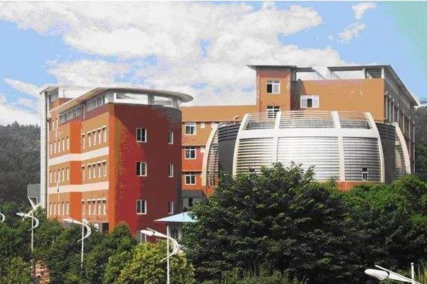 成都高校天府新区信息职业学院抓疫情防控工作