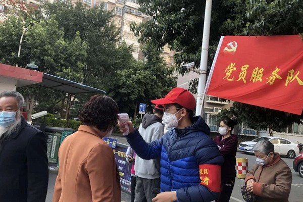 成都中专学校|成都希望职业学校众志成城抗疫情