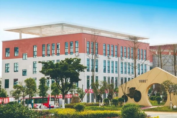 四川汽车职业技术学院 四川汽车职业技术学院