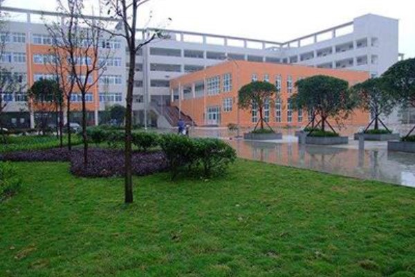四川职业院校天府信息学院院长景志明接受百度采访 四川职业院校天府信息学院院长景志明接受百度采访