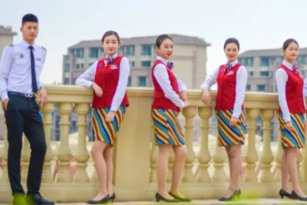 在成都中专学校读书是一种怎么样体验 看看东星航空旅游专修学院学子