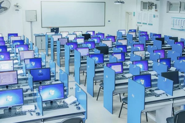 成都职业学校督查助防疫 华商理工学校护航待开学