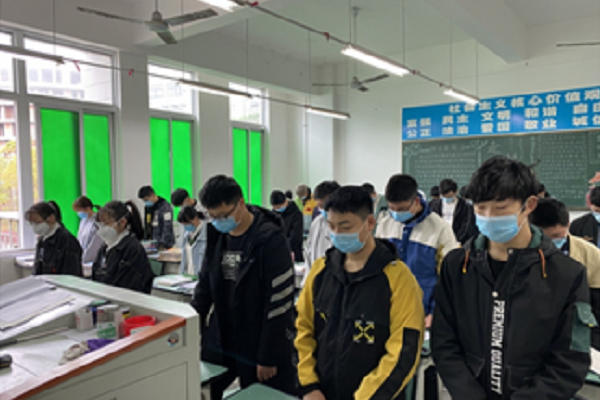 四川职业高中成都希望职业学校网上祭英烈