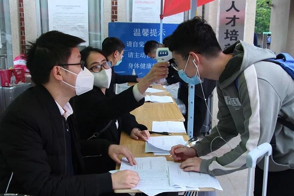 成都职业学校开学季 成都希望职业学校高三正式开课啦