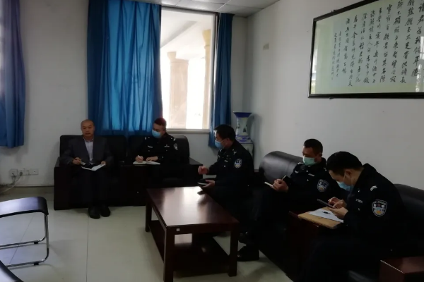 四川职业高中莅临成都希望职业学校检查校园安全