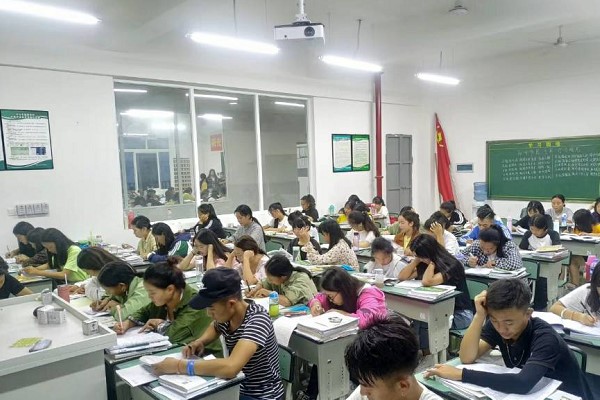 四川师范大学幼师学院致幼师专业高考班的信