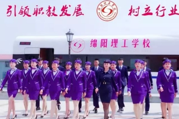 工商联副主席到四川中职院校绵阳理工学校调研