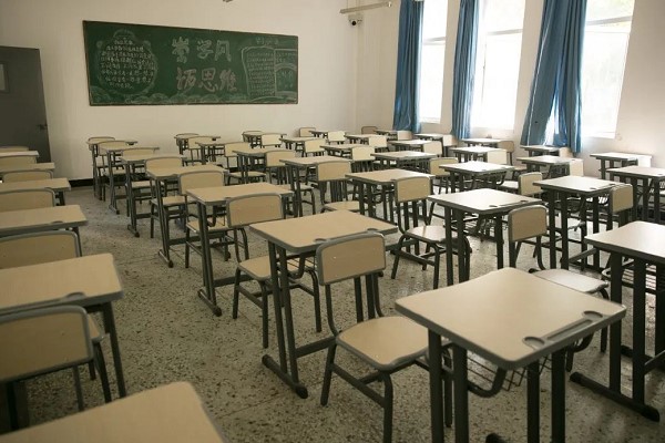 金堂中学学生教室 金堂中学学生教室