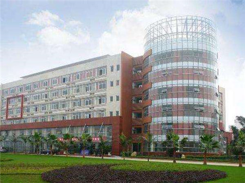 四川理工技师学院是公办还是民办