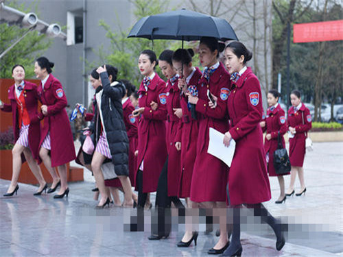 成都东星航空学校高铁专业毕业后好找工作吗