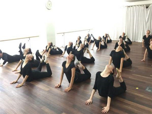 初中毕业读四川现代艺术学校好吗 初中毕业读四川现代艺术学校好吗