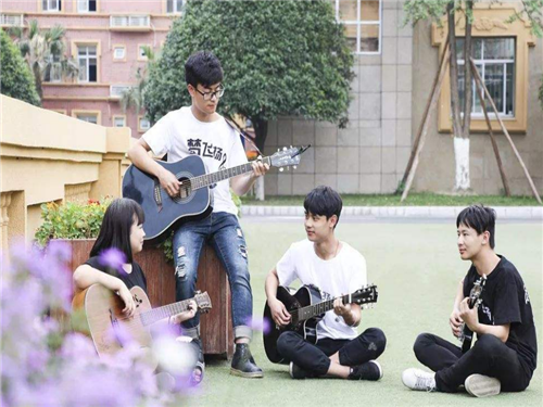 中国五冶大学浅谈现在当幼师辛苦吗