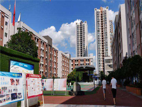 男生适合学习中国五冶大学幼师专业吗
