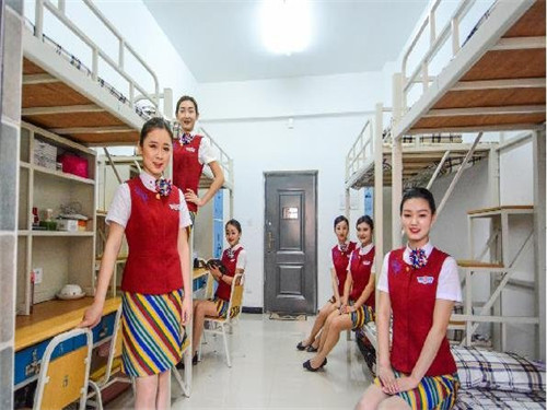 在成都东星航空职业学校读书怎么样