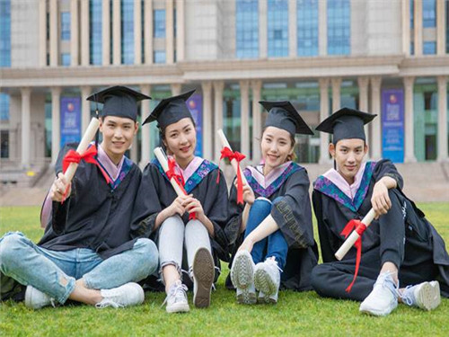 报考中国五冶大学的女生选择什么专业好？