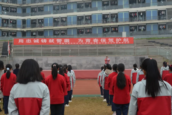 成都市青苏职业中专学校管理好不好