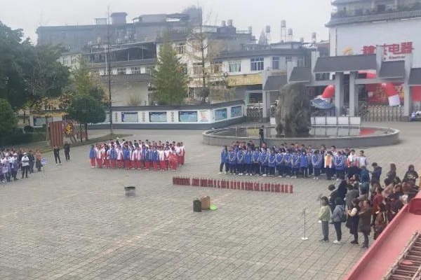崇州市怀远中学管理 崇州市怀远中学管理