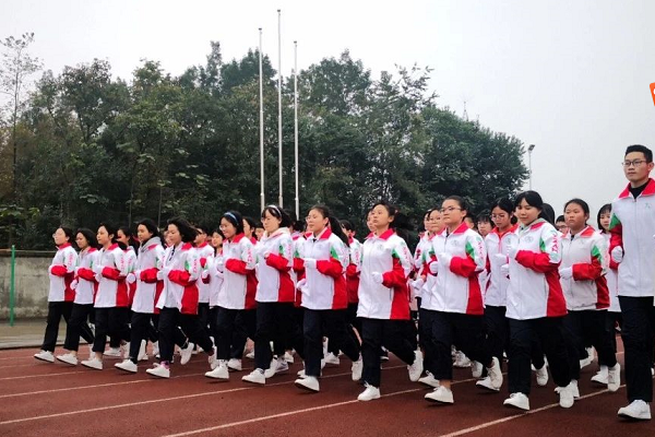 崇庆中学管理怎么样 学校乱不乱