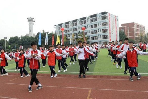 寿安中学举行冬季田径运动会 寿安中学举行冬季田径运动会