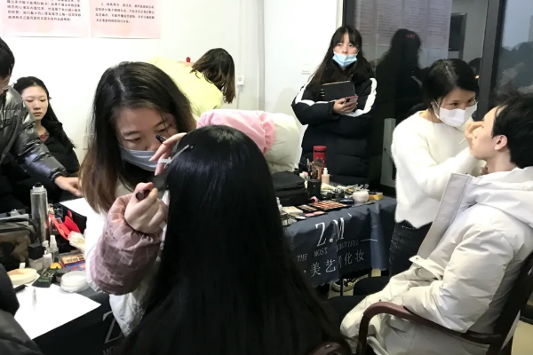 四川现代艺术学校联考 四川现代艺术学校联考