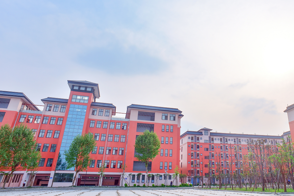 成都广信数字技术职业学校是公办还是民办